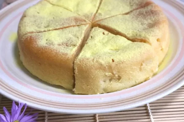 Giving away the apple yogurt cake recipe Easy to make with a rice cooker.